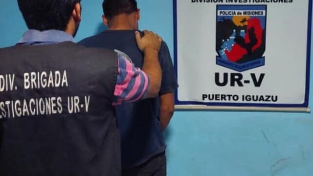 Puerto Iguazú: detuvieron a un hombre por robar un celular en la vía pública.