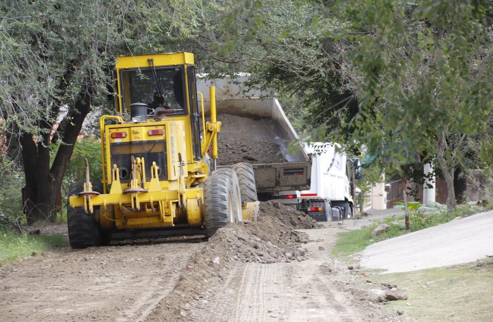 A casi una semana del temporal, continúan limpiando sectores de Carlos Paz