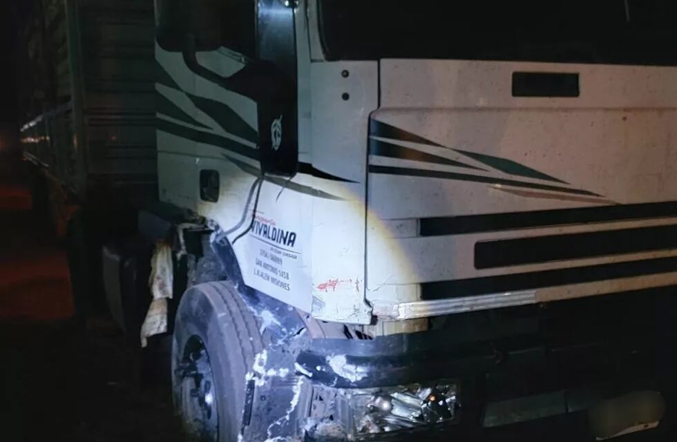 Accidente fatal en San Vicente: un motociclista murió al chocar contra un camión