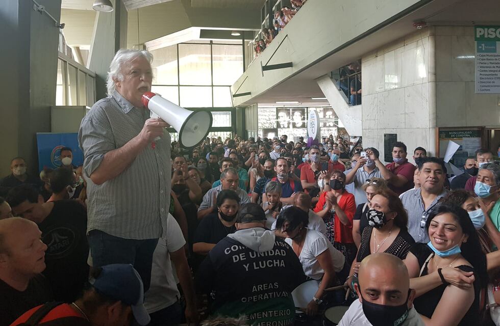Córdoba: reaparece Rubén Daniele, en una protesta en la Municipalidad