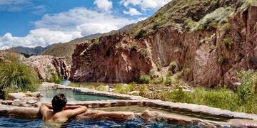El complejo de aguas termales de Cacheuta es una parada obligatoria. (Foto: La Ruta Natural)