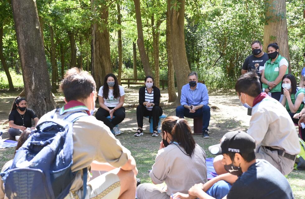Luis Castellano se reunió con agrupaciones de jóvenes para dialogar sobre proyectos ambientales