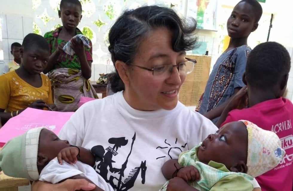 Conocé la historia de María José y su trabajo de asistencia a mujeres de África