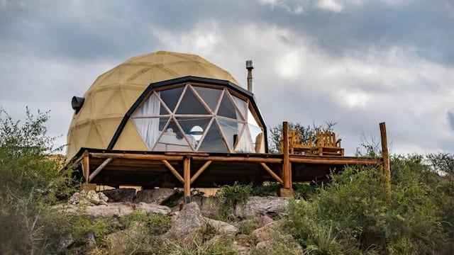 El ecoglamping ofrece bajada al río y se ubica a menos de una hora de Córdoba.