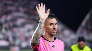 Leo ingresó como titular y disputó el partido completo.