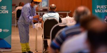 Este jueves se vacunaron en Córdoba a más de 10 mil personas.