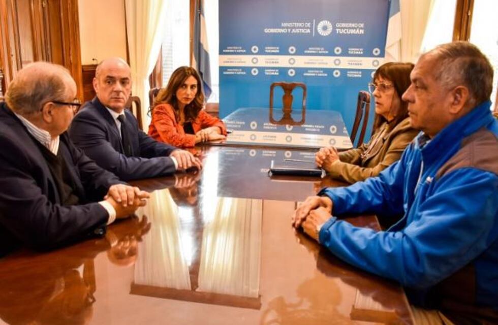 Acuerdo paritario: representantes de APEMyS y de AMET dialogaron con el gobierno en el marco de la cláusula de revisión de inflación