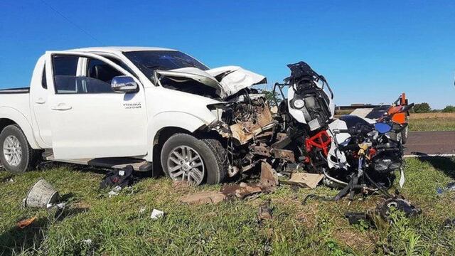 Un tráiler con motos se desprendió de la camioneta, e impactó a otra.