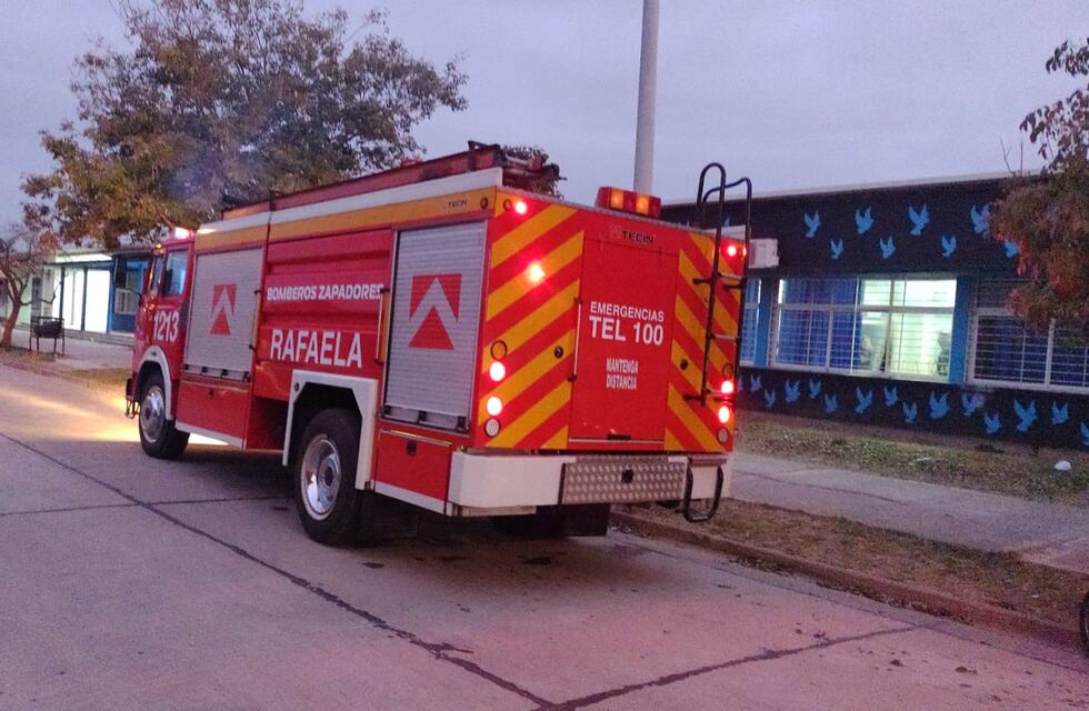 Se prendió fuego un aula de la escuela “Luis Alberto Spinetta”