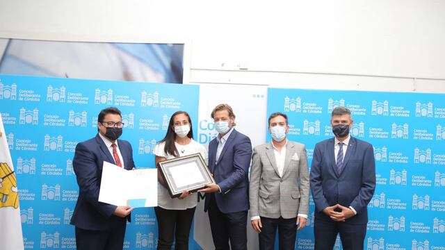 Daniel Passerini tuvo a su cargo el reconocimiento a la entrenadora Eliana Chiatti.