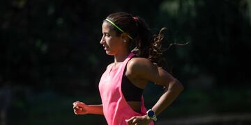 Almafuerte. La campeona argentina de trail running Paula Galíndez entrenando. (Nelson Torres)