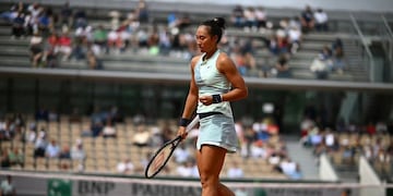 Qinwen Zheng quedó eliminado ante Iga Swiatek en Roland Garros.