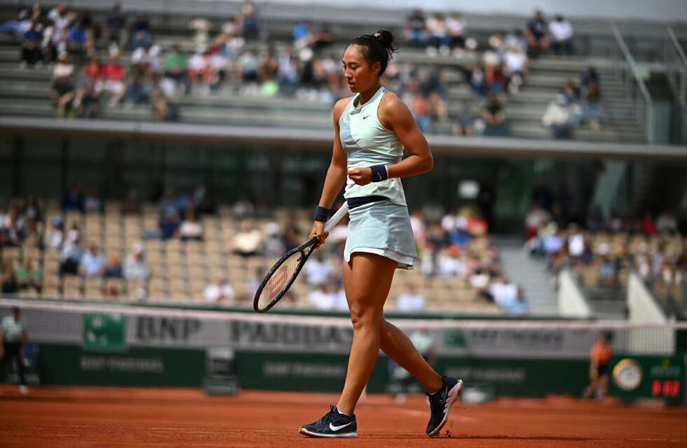 Qinwen Zheng sufrió en Roland Garros y lanzó un llamativo mensaje: “Quisiera ser hombre”
