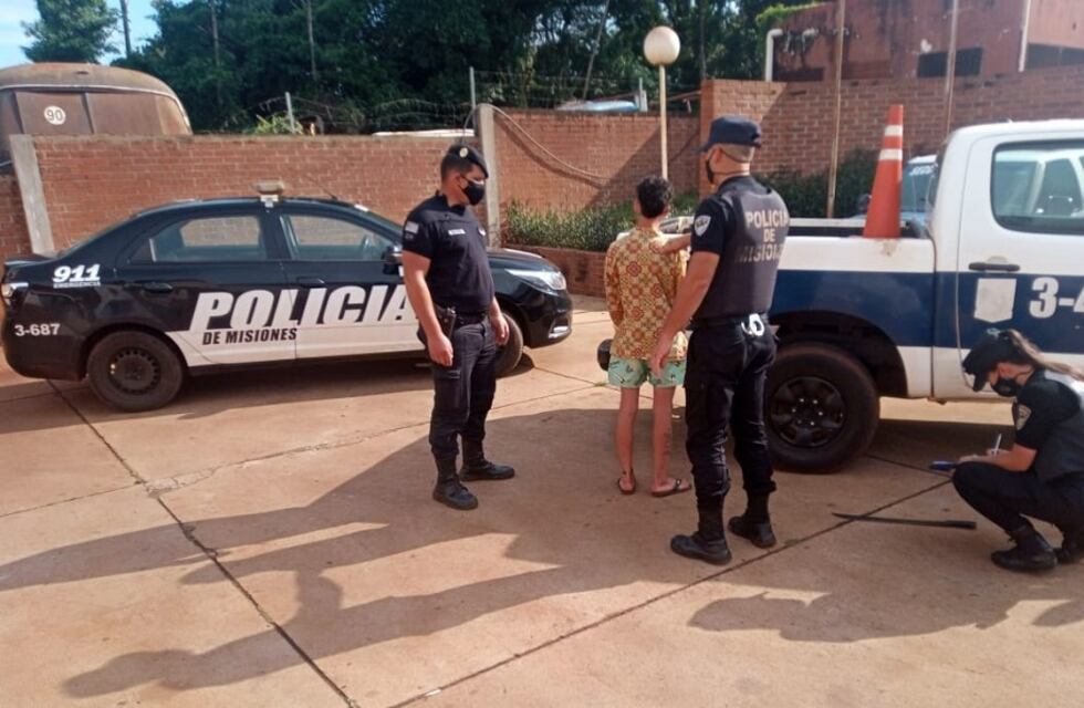 Oberá: menor de 16 años casi le amputó una mano con un machete a su compañero de tragos