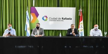 El Ministro de Trabajo, Juan Manuel Pusineri, brindó una conferencia de prensa en el Salón Verde de la Municipalidad