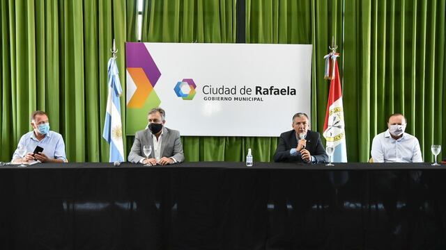 El Ministro de Trabajo, Juan Manuel Pusineri, brindó una conferencia de prensa en el Salón Verde de la Municipalidad