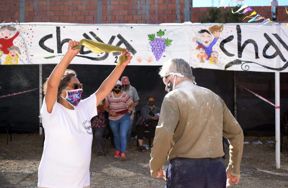 El centro de residentes riojanos organizó la Fiesta de la Chaya con protocolos