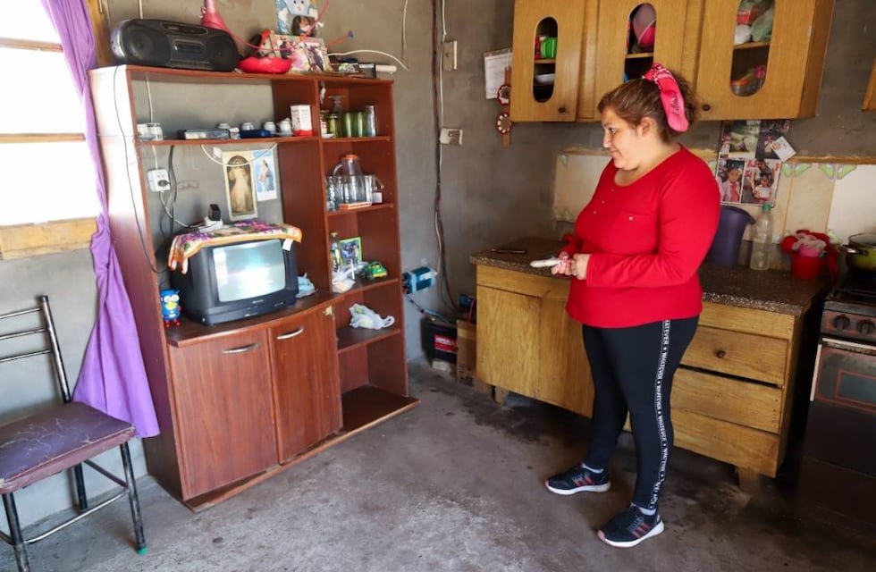 Viven en un páramo sin energía eléctrica y un panel solar les cambió la vida