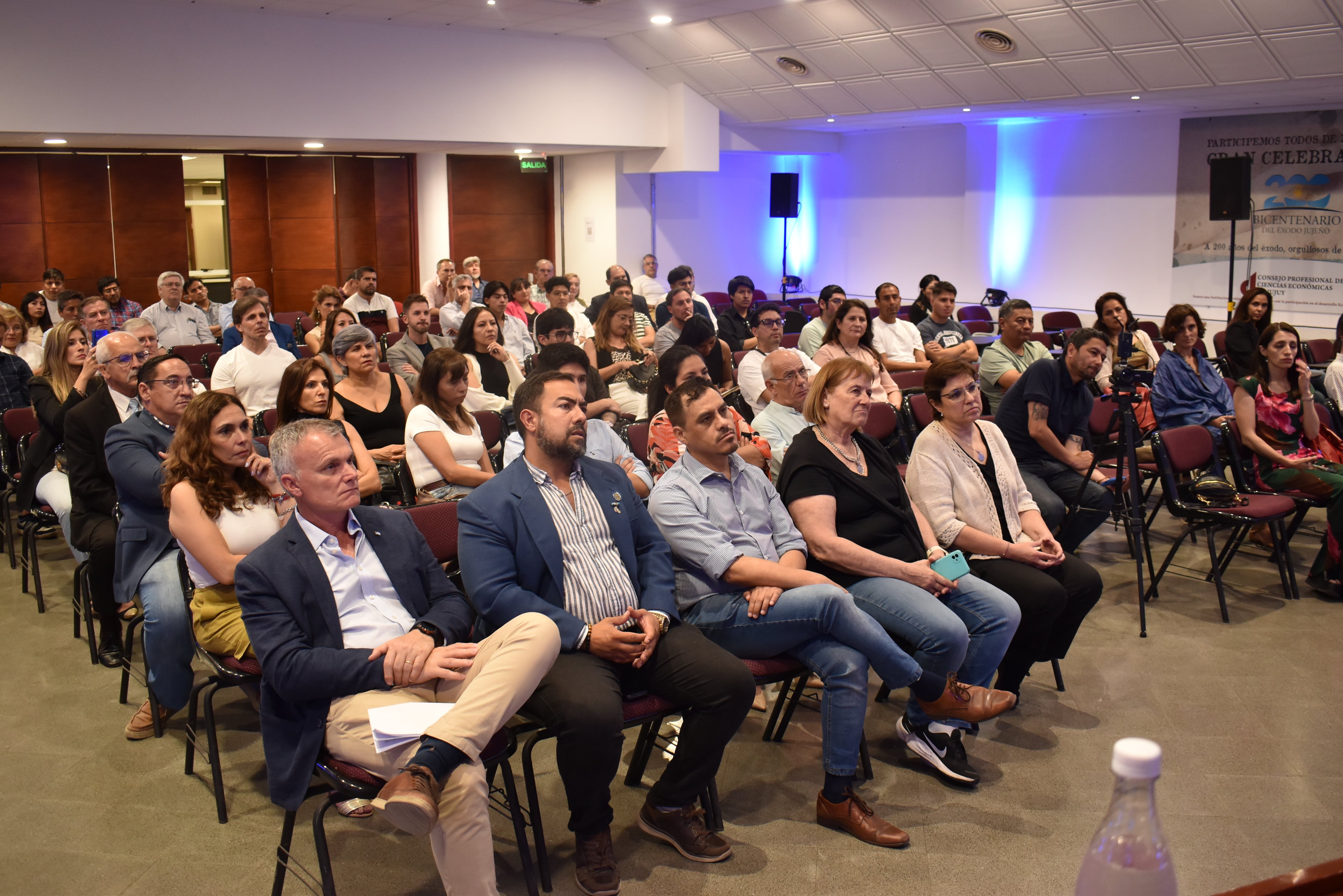 El quinto conversatorio del ciclo "Producción en Foco" abordó el desarrollo de la industria del conocimiento. El auditorio pudo reflexionar con los panelistas sobre los desafíos y oportunidades de este sector en expansión.