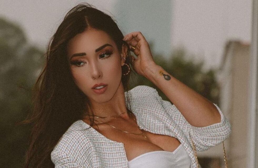 Danik Michell se animó a posar con un top underboob