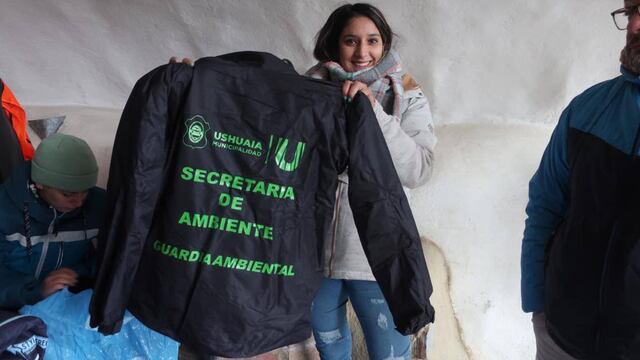 Se entregó la indumentaria y calzado apropiado a los Guardias Ambientales Municipales.