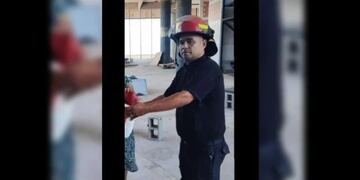 Un bombero de la Policía de Misiones falleció mientras combatía un incendio en Posadas.