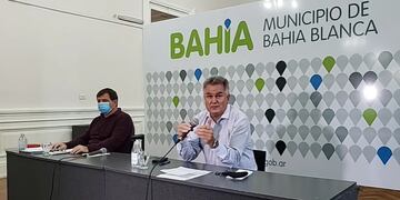 Gay habló con Nación para solicitar profesionales de la salud e insumos para los Hospitales Militares