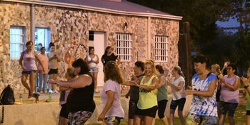 Convocante clase de Zumba en el barrio Fátima