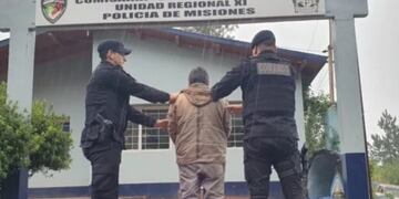 Mujer apuñalada en Aristóbulo del Valle: su expareja fue detenida por la Policía.