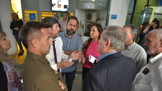 La oposición se reunió previo a la sesión especial de este miércoles.
