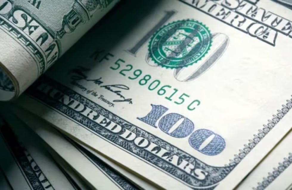 Tras días de nervios, el dólar terminó la semana en calma y le dio paz al Gobierno