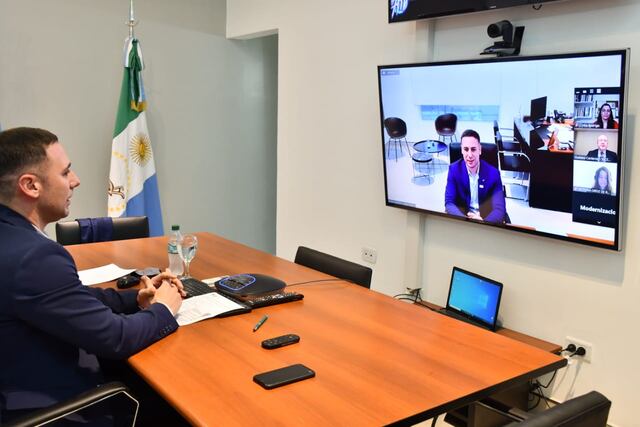 El Rector de la UNCAus, Dr. Germán Oestmann, encabezó el lanzamiento.