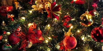 Emiliano redactó una carta en el Hospital de Niños, la dejó en el árbol de Navidad y emocionó a todo el personal de salud.