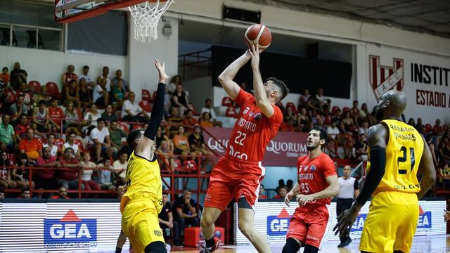 Martín Fernández, alero titular de Instituto en el partido contra Peñarol, sin nada en juego por la Champions. (Fiba)