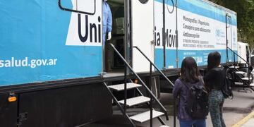 El móvil ginecológico del Ministerio de Salud estará este viernes en el Poli del barrio La Gloria. Gentileza MGC