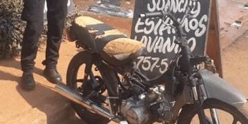 Recuperan motocicleta con pedido de secuestro en Puerto Iguazú.
