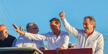 La fórmula del frente Cambia Jujuy, Carlos Sadir - Alberto Bernis, encabezó una caravana en San Pedro de Jujuy, donde luego se presentó la propuesta del oficialismo para los próximos cuatro años a nivel provincial y local.