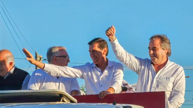 La fórmula del frente Cambia Jujuy, Carlos Sadir - Alberto Bernis, encabezó una caravana en San Pedro de Jujuy, donde luego se presentó la propuesta del oficialismo para los próximos cuatro años a nivel provincial y local.