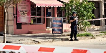 Femicidio seguido de suicidio en General Paz al 3068, Alta Córdoba. (Nicolás Bravo / La Voz)