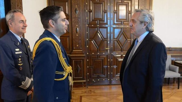 El edecán de presidencia (Foto: Twitter)