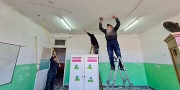 La corbeta ARA “Rosales” realizó reparaciones en su Escuela N°7 de Villa Arias.