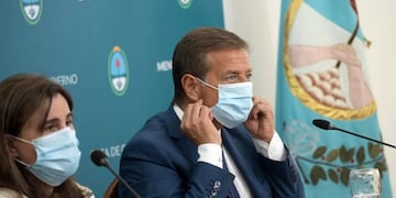 El gobernador Rodolfo Suarez y la ministra de Salud, Ana maría Nadal.