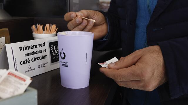 La municipalidad de Godoy Cruz puso en marcha la primera red mendocinas de vasos retornables. Gentileza MGC