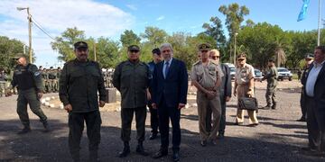 El funcionario de 65 años visitó el nuevo destacamento de Gendarmería Nacional en la zona norte.