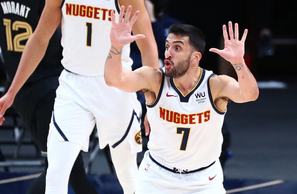 Campazzo se tiró de cabeza en una nueva presentación de los Nuggets