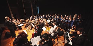 La Municipalidad de Ushuaia acompañó la presentación de la Orquesta Juvenil de Rosario y Coral Makus