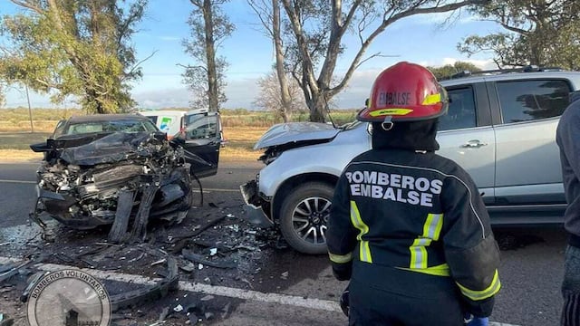 Siniestro con tres muertos en Embalse (Gentileza Bomberos de Embalse)