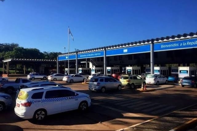 Investigan presunta maniobra irregular de agentes aduaneros de Puerto Iguazú.