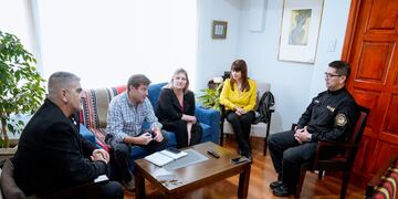 Melella anunció una entrega de lotes con servicios