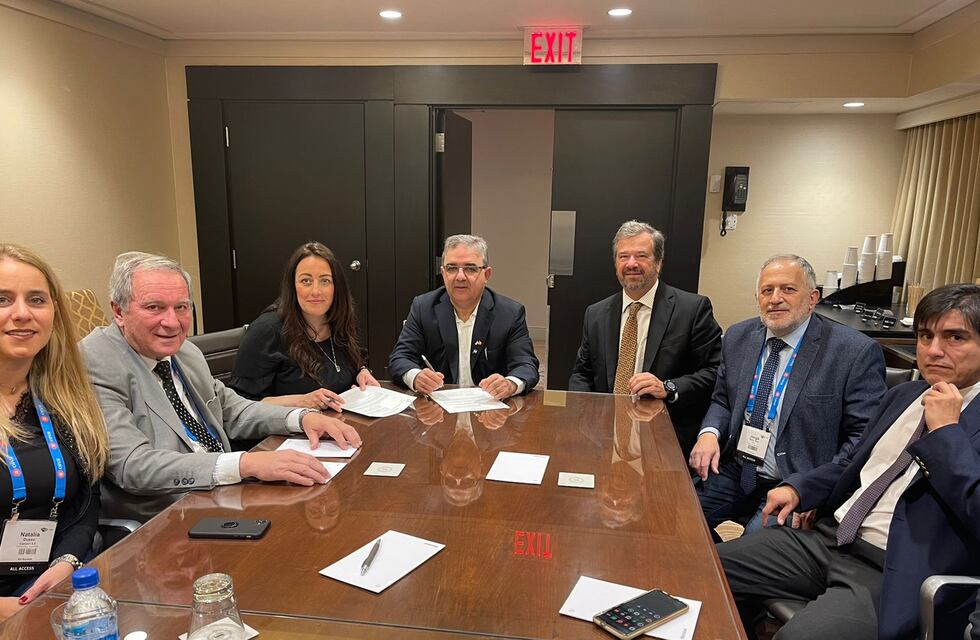 Jalil firmó acuerdo con Instituto Tecnológico canadiense para formación especializada en minería